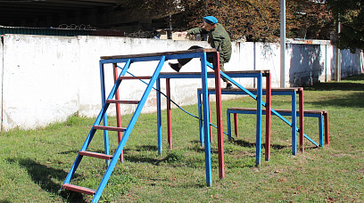 В рамках акции Спорт Zа Наших в Краснодаре прошёл мастер-класс по прохождению полосы препятствий и военно-прикладным дисциплинам