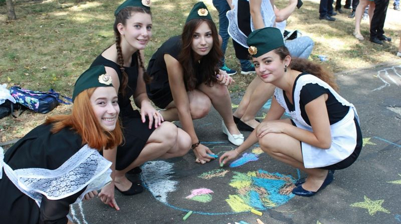 В Центральном округе прошел праздник «Школьный звонок зовет на урок!», посвященный Дню знаний.