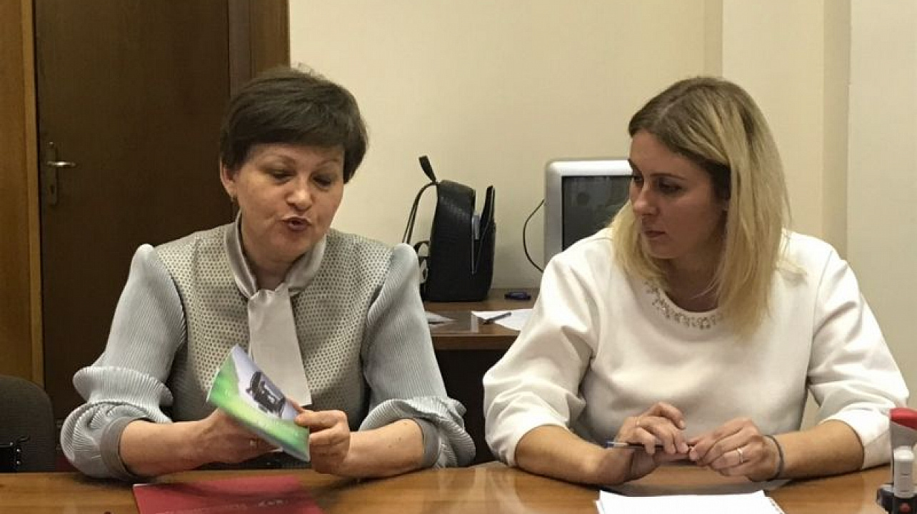 В Краснодаре состоялся установочный круглый стол в рамках проекта «Социально-правовое сопровождение семей с детьми-инвалидами «Синергия права».jpg
