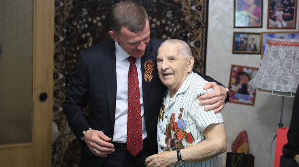 «Вы образец и пример для всех нас» - Евгений Наумов поздравил ветерана Великой Отечественной войны Василия Григорьевича Демёхина