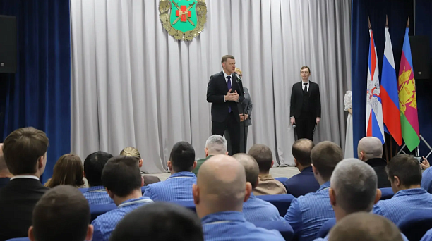 В военном госпитале Краснодара Евгений Наумов и Вера Галушко поздравили с наступающим Днём защитника Отечества участников СВО