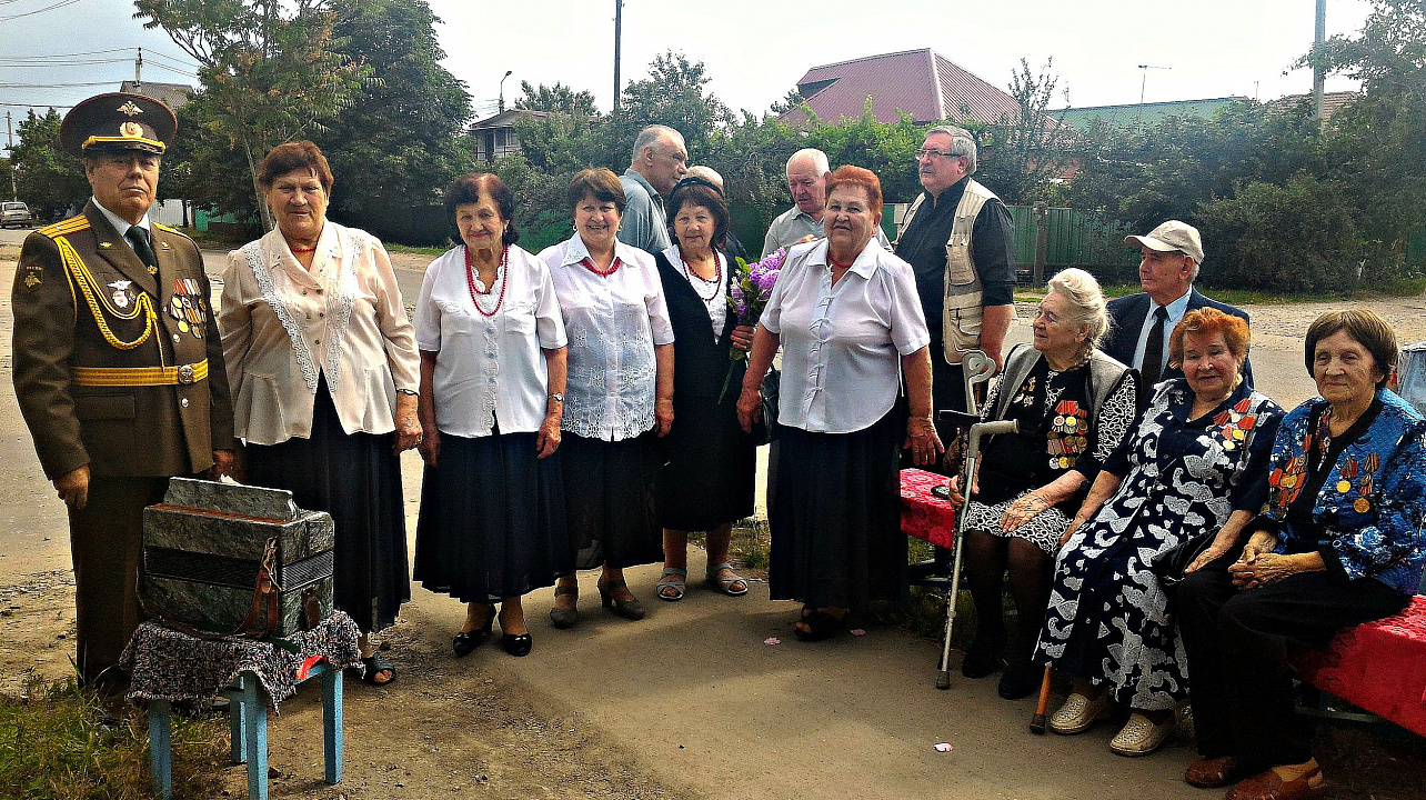 Актив общественности избирательного округа № 25 возложил цветы к памятнику летчику-истребителю, герою Советского Союза Б.Ф. Сафонову