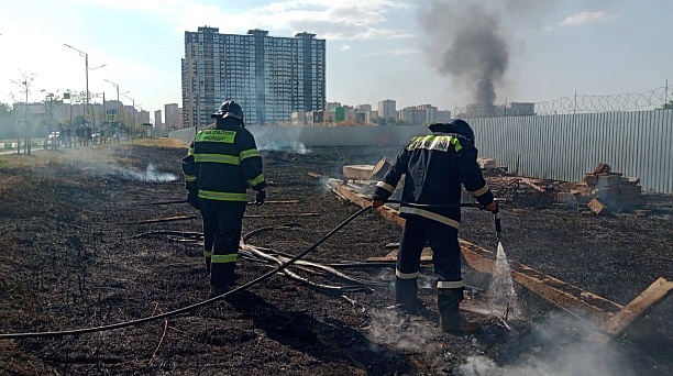 Следили за обстановкой на воде, тушили пожары и помогали в сложных бытовых ситуациях: итоги недельной работы Службы спасения Краснодара