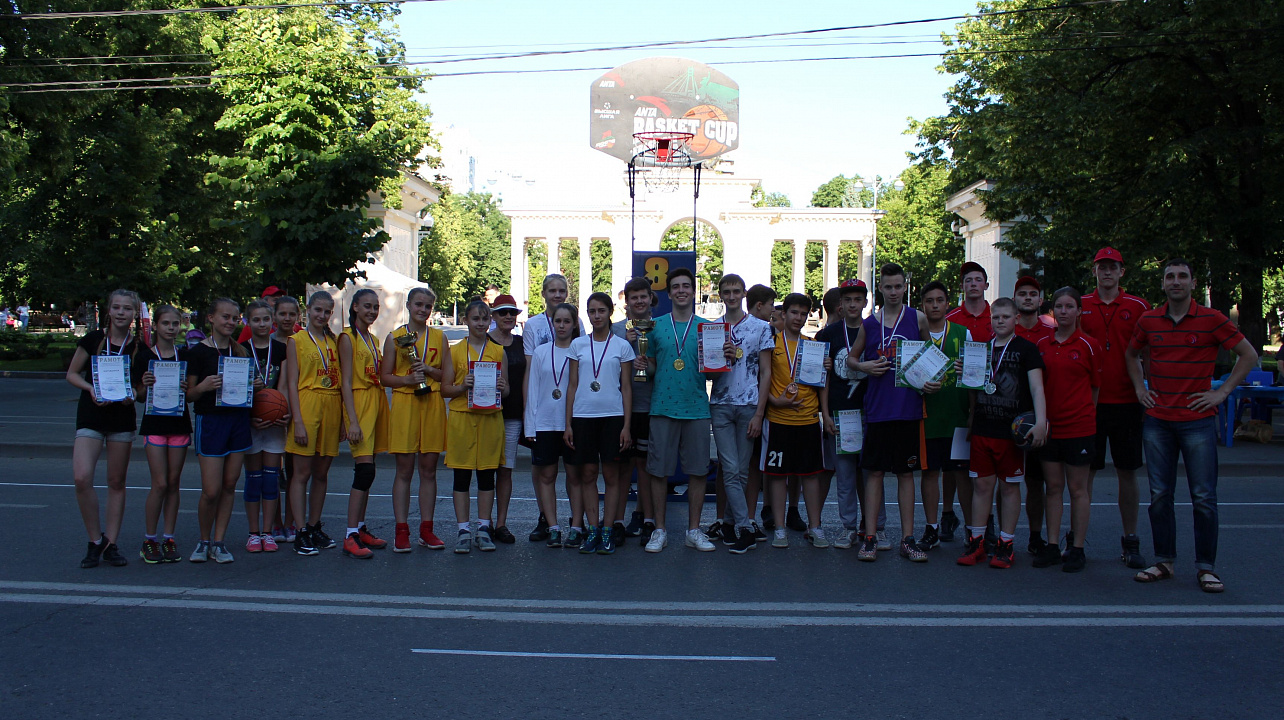Фотоотчет с юношеской суперлиги по уличному баскетболу