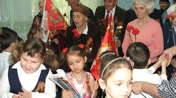 В  детском саду № 84 поздравили ветеранов с Днем Победы