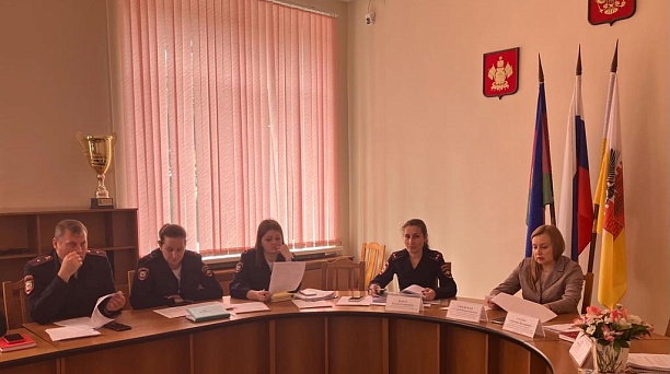 В Западном округе прошло рабочее совещание  с инспекторами ОПДН