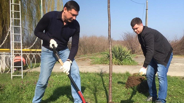 Субботник в лотосах