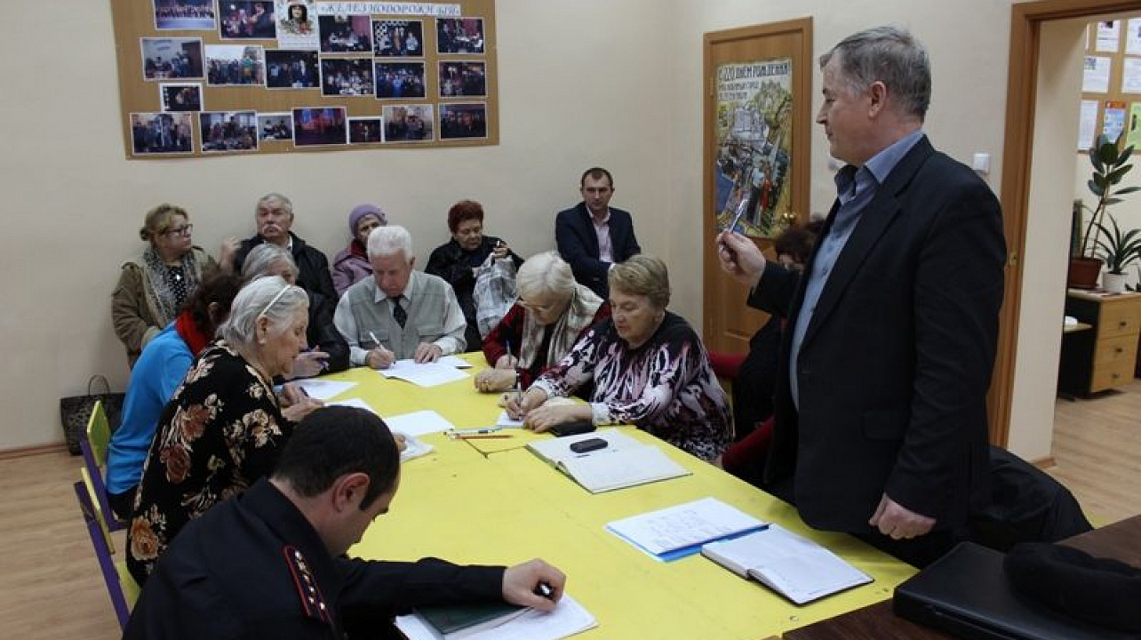 В Центральном округе проходят информационные занятия с руководителями органов ТОС