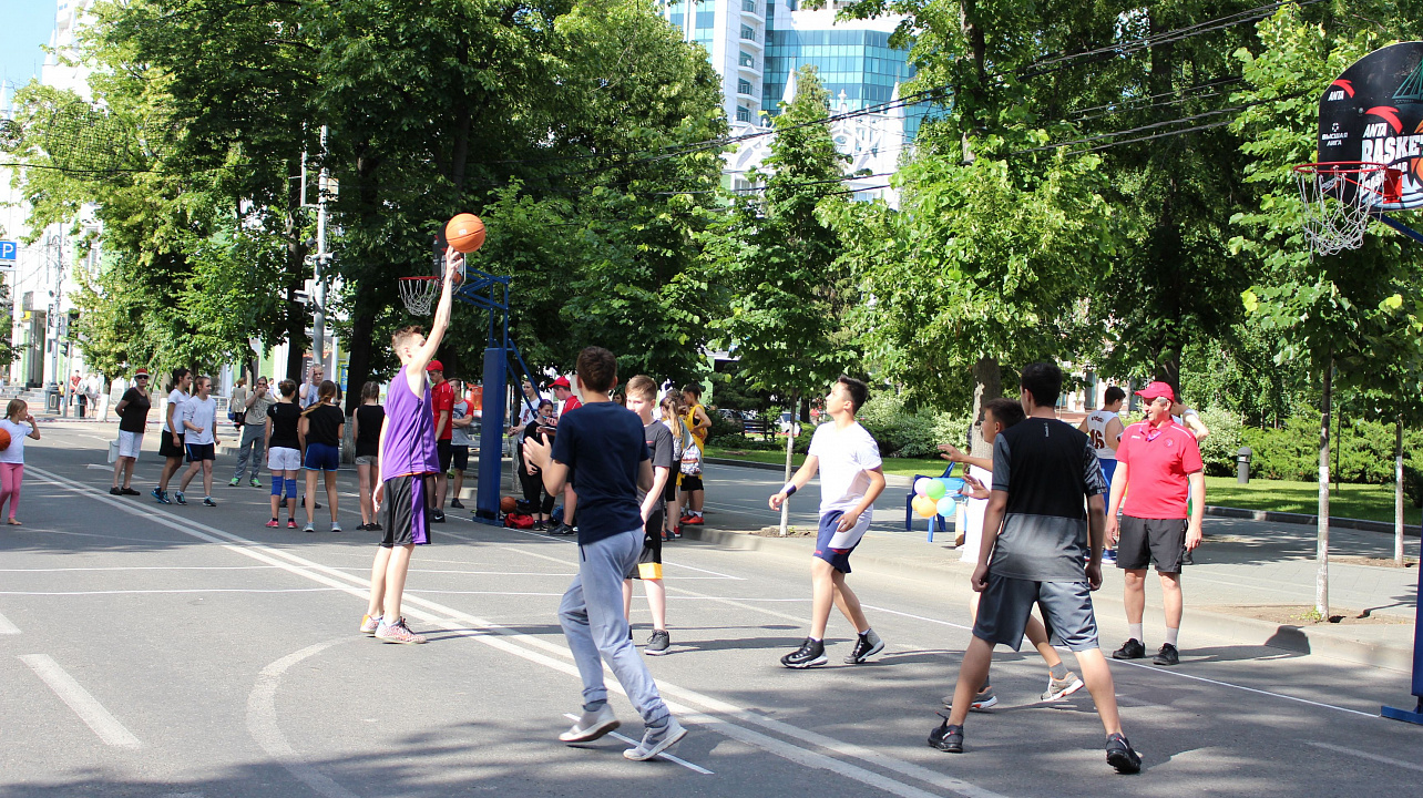 Фотоотчет с юношеской суперлиги по уличному баскетболу
