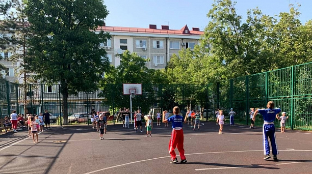 В территориальном центре № 16 Карасунского внутригородского округа города Краснодара отметили день физкультурника.