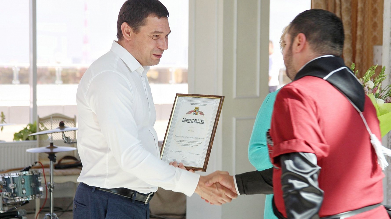 Молодые представители национально-культурных объединений удостоены премии главы города (4).jpeg