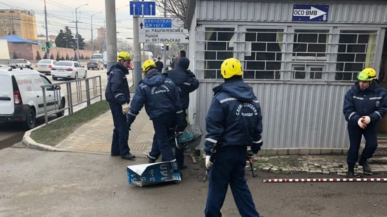 В Западном округе проводятся работы по комплексному благоустройству территории