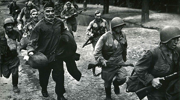 В гимназии № 3 демонстрируют фильмы о войне