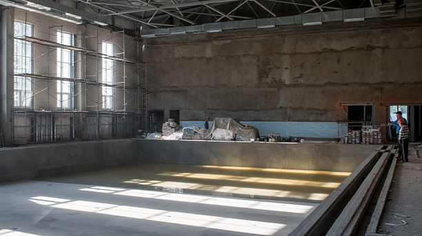 Уже не долгострой: в плавательном комплексе в Юбилейном микрорайоне Краснодара выполнено более 50% работ