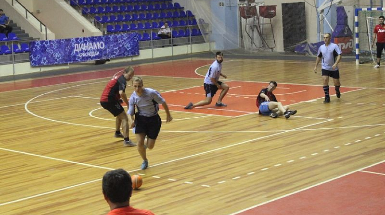 Команда администрации Центрального округа заняла 4-е место по мини-футболу