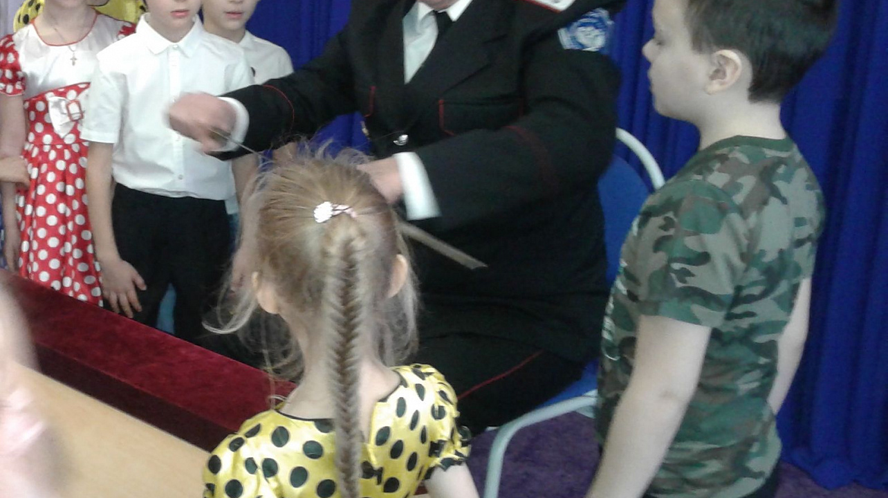 Состоялась встреча воспитанников детского сада №101 с походным атаманом и председателем совета стариков ХКО "Надежда Возрождения"