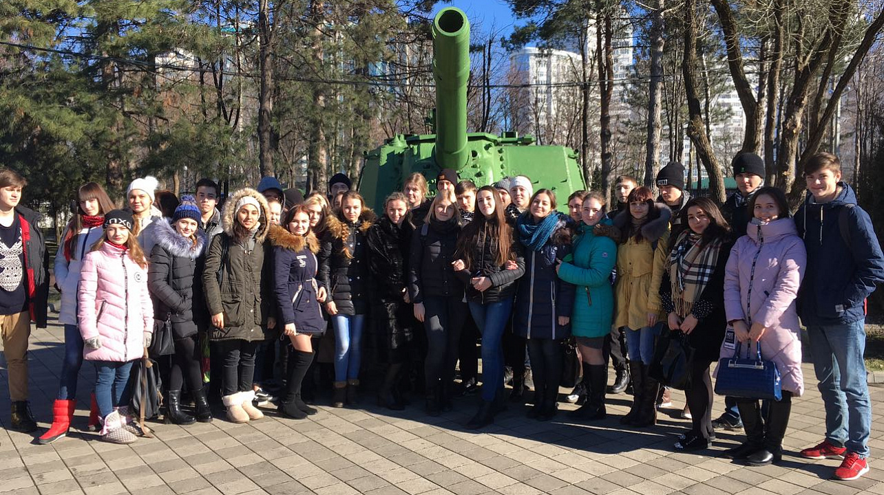 Студенты Западного округа приняли участие в открытии месячника оборонно-массовой и военно- патриотической работы