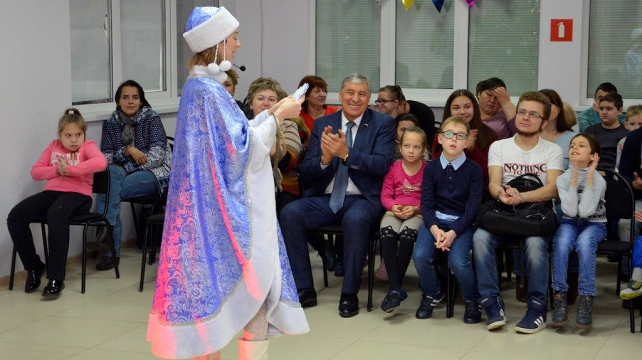 В Западной окружной организации ВОИ прошел новогодний утренник