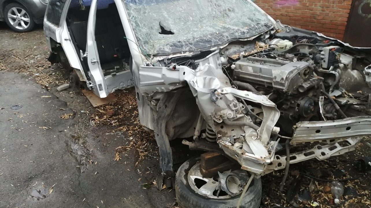 В Западном округе прошел рейд по выявлению брошенного автотранспорта