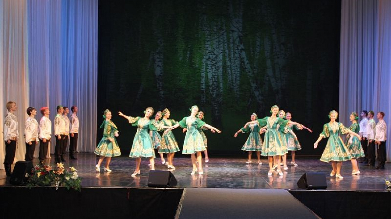 Заместитель главы города Краснодара Татьяна Синюгина наградила руководителей лучших ТОС Центрального округа