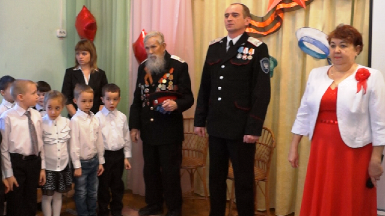 Торжественная линейка прошла в детском саду пос. Колосистого.png