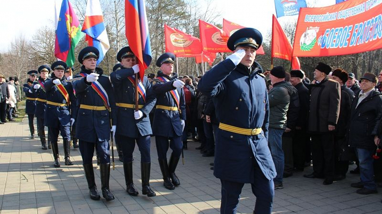 Сегодня в Чистяковской роще состоялся митинг, посвященный воинам-интернационалистам
