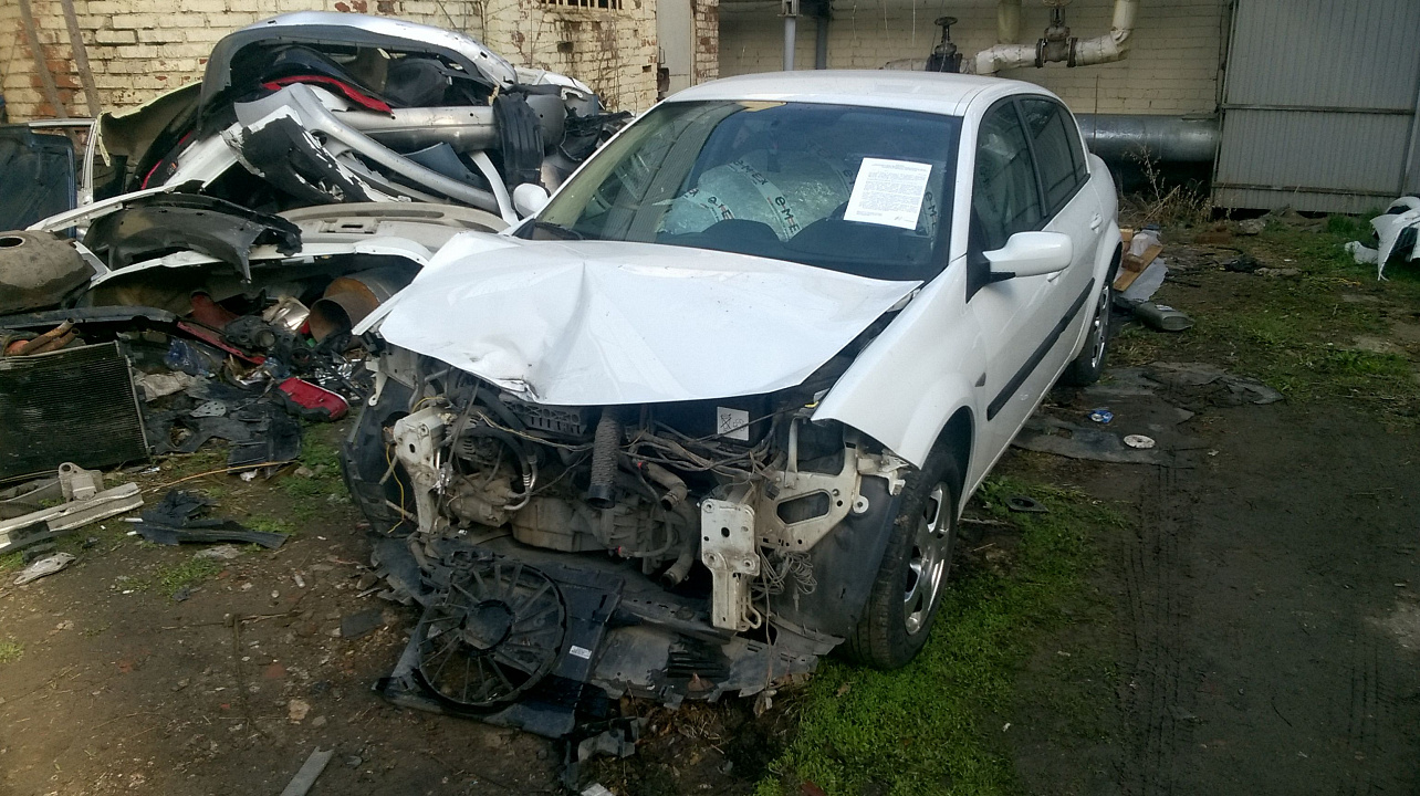 В Западном округе продолжается мониторинг улиц с целью выявления и уборки транспортных средств, брошенных собственниками