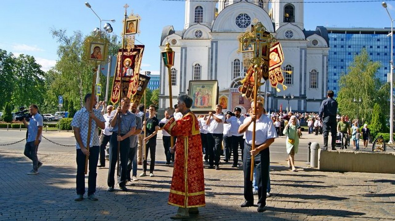 Казаки поучаствовали в царском Крестном ходе.JPG