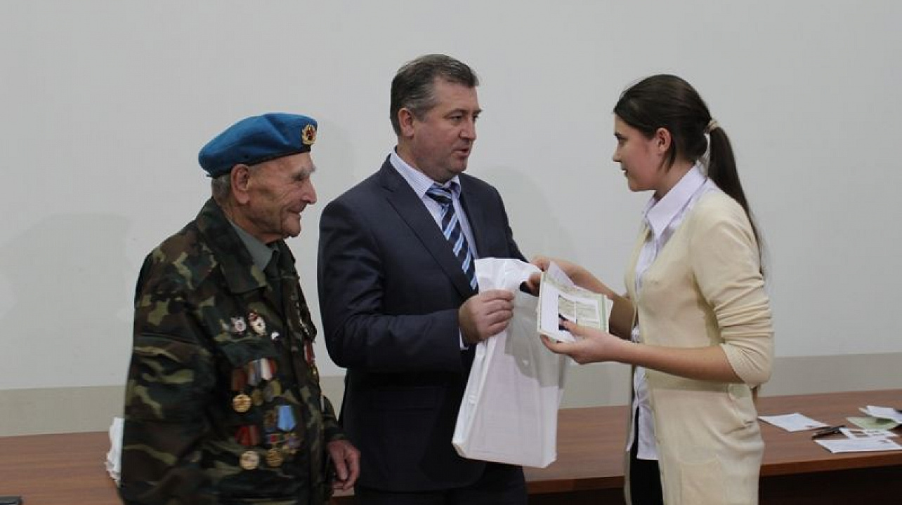 Юным жителям Центрального округа вручили первые паспорта