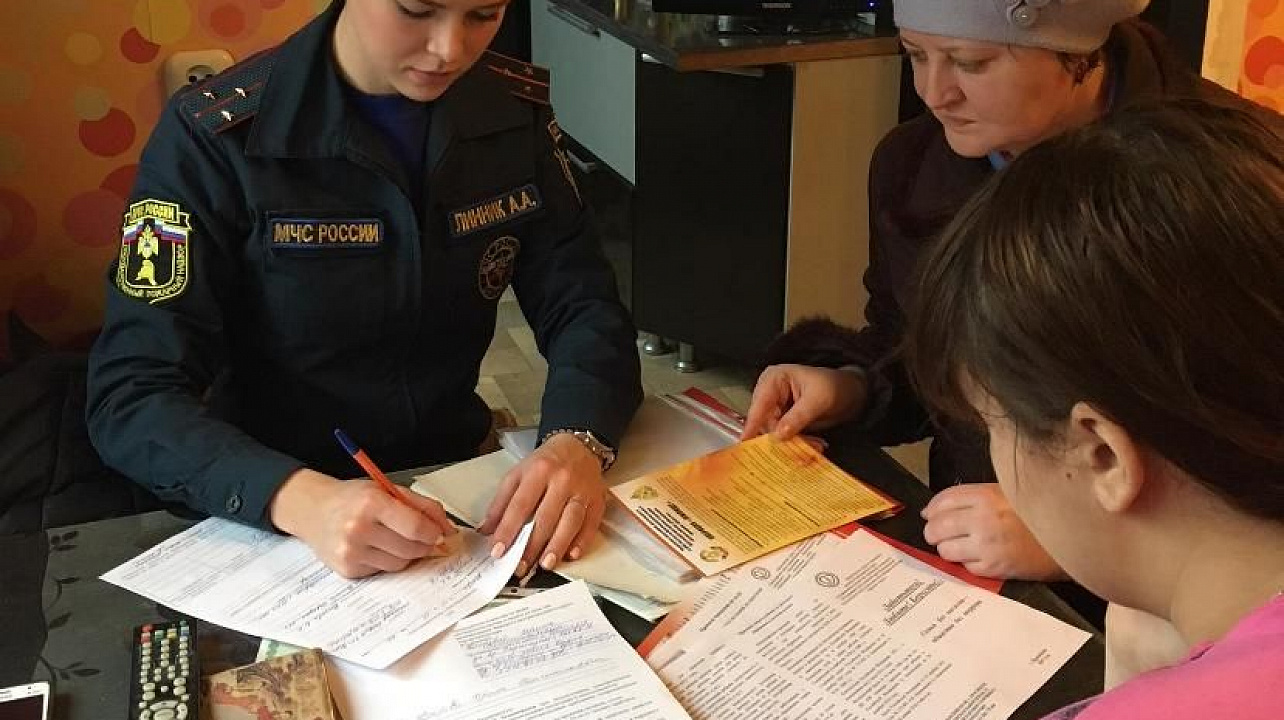 В Западном округе прошли рейдовые мероприятия по посещению семей, состоящих на профилактическом учете