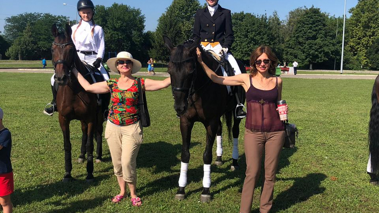 Жительница Прикубанского округа Ольга Садовец в числе победителей конкурса дамских шляпок