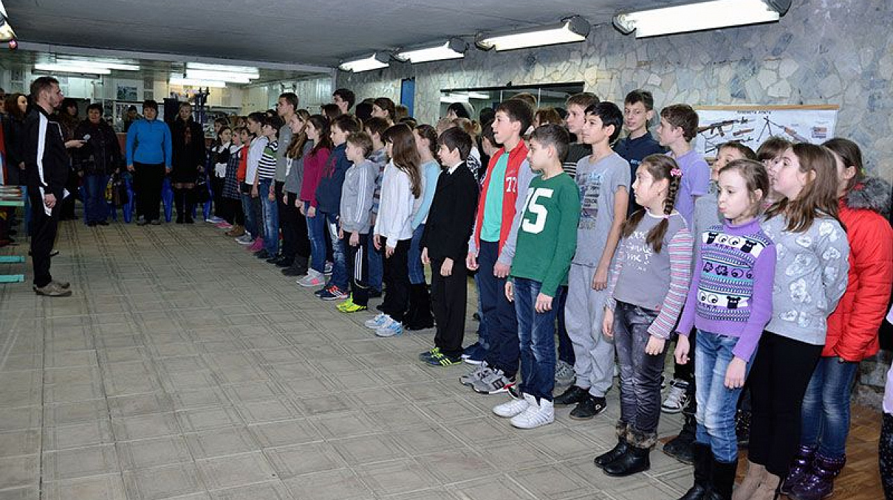 В стрелковом тире на базе 80-й школы состоялся III открытый кубок «Снайпер-2015» по стрельбе из пневматической винтовки