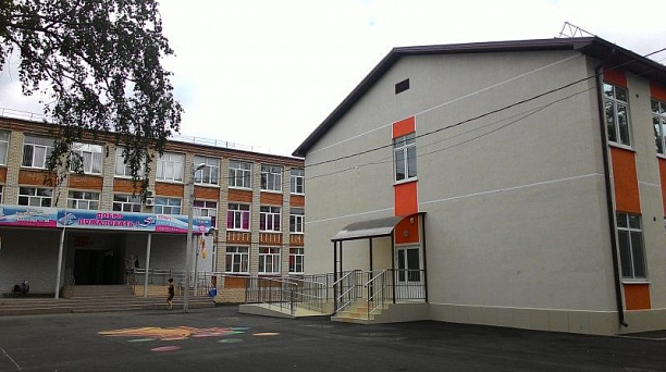 В Краснодаре завершено строительство трех быстровозводимых пристроек к школам на 1200 мест