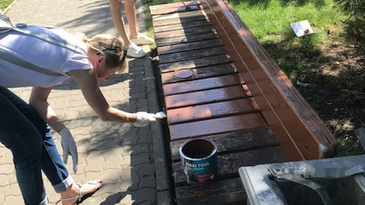 В Западном округе продолжаются санитарные субботники