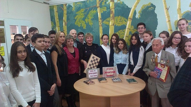 В библиотеке им. Маяковского прошла встреча школьников с активистами Юбилейного микрорайона