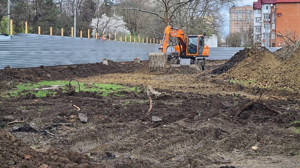 Физкультурно-оздоровительный комплекс на территории школы № 20 готов на 4%