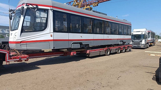 В Краснодар прибыли два новых трамвайных вагона