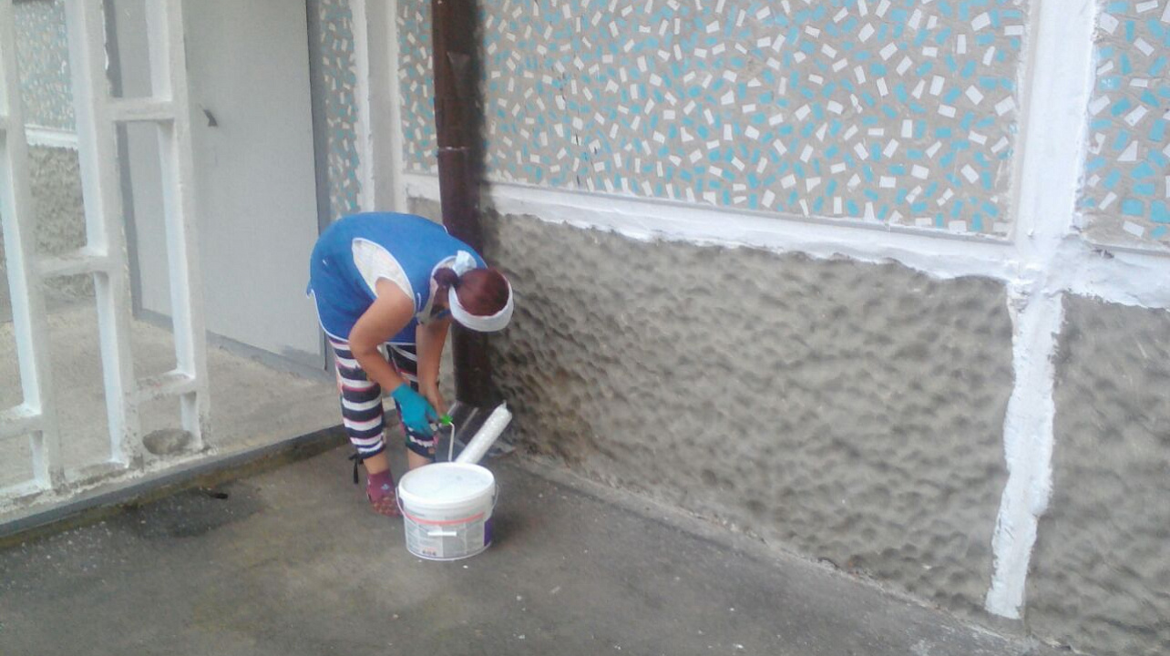 Жители Индустриального устроили субботник