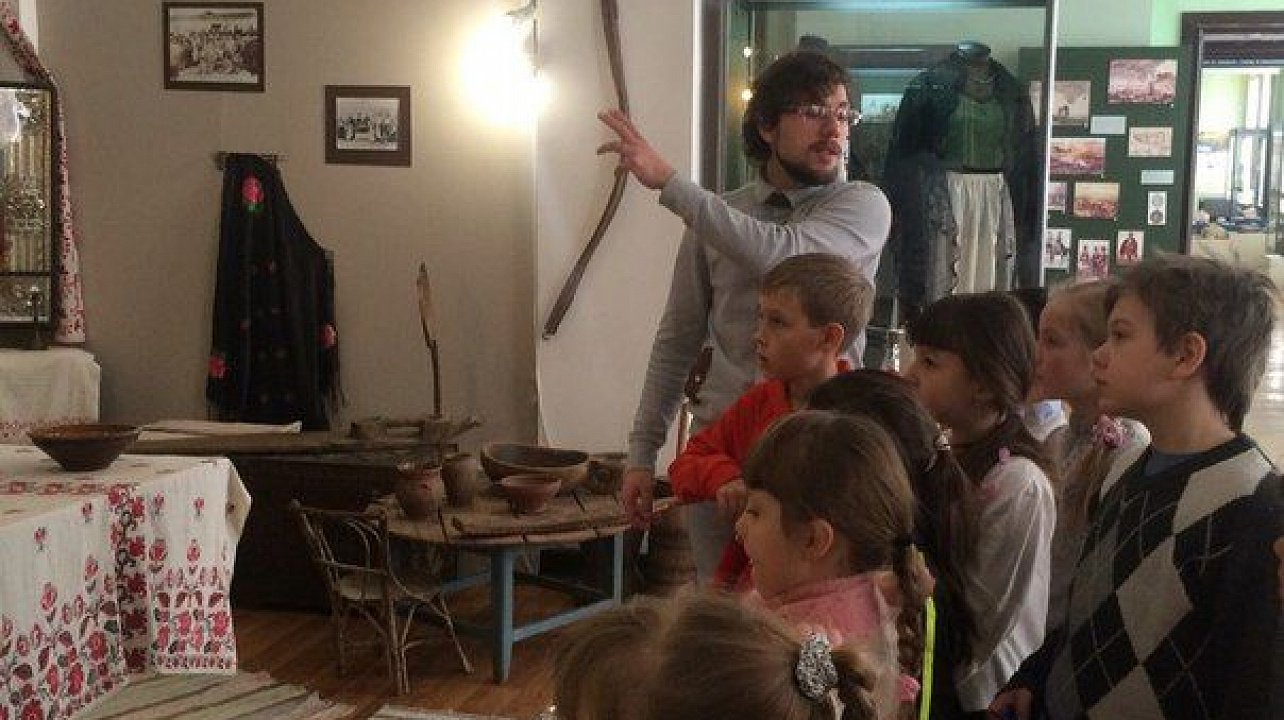 Учащиеся школы №38 ознакомились с историей кубанских казаков в музее им. Е.Д. Фелицына