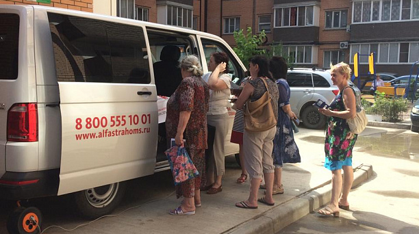 Жители мкр. Музыкальный получили возможность бесплатно заменить полис ОМС старого образца на новый, не покидая район