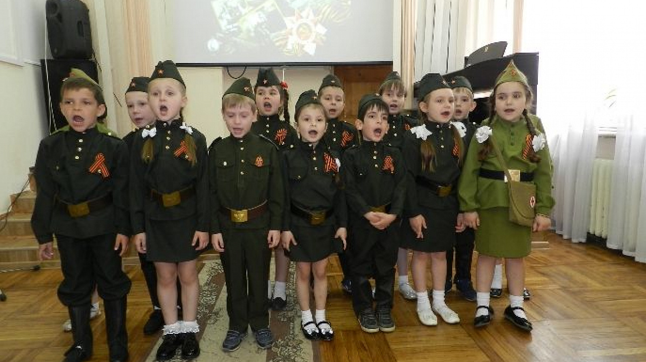 В библиотеке имени Н. А. Некрасова прошла музыкально-познавательная программа «Пусть будет жизнь прекрасна!»