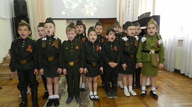 В библиотеке имени Н. А. Некрасова прошла музыкально-познавательная программа «Пусть будет жизнь прекрасна!»