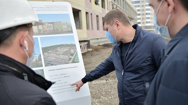 Андрей Алексеенко: Жители любого района города должны иметь возможность отвести ребенка в детсад и школу рядом с домом