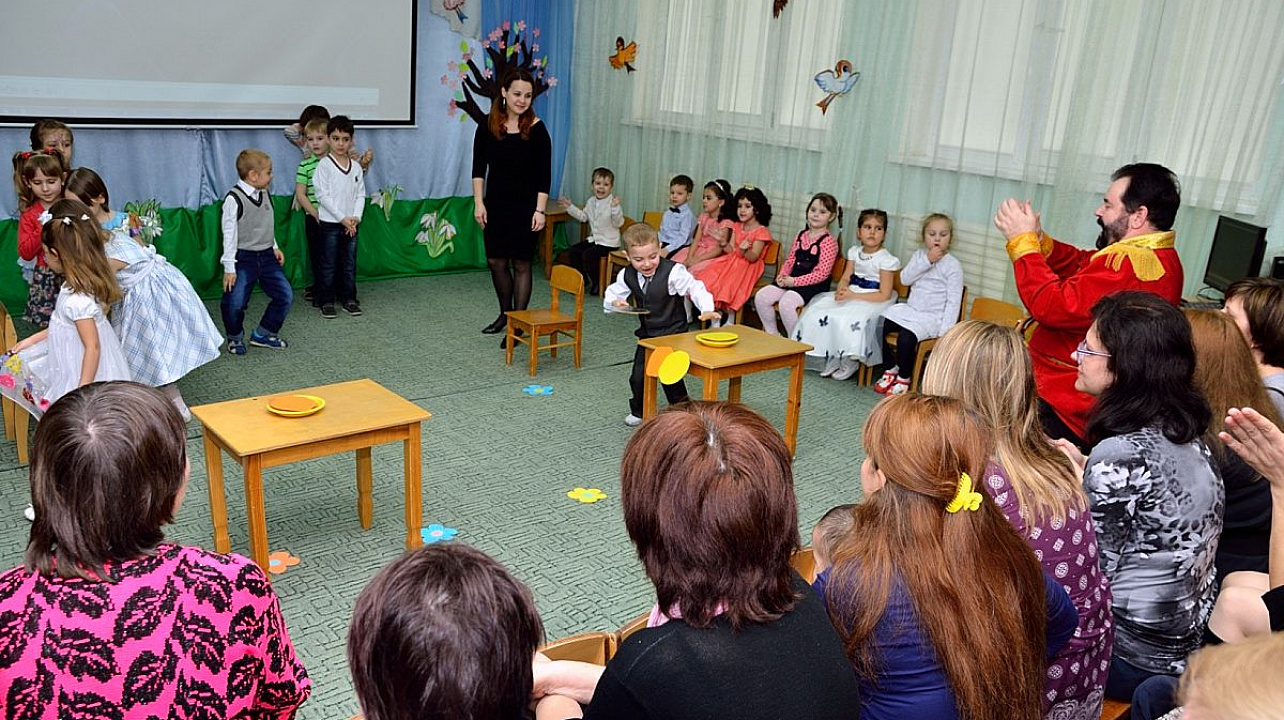 Воспитанники Центра детского творчества Прикубанского округа поздравили своих мам с главным весенним праздником