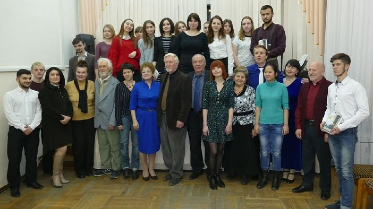 В Западном округе проводятся встречи с известными земляками