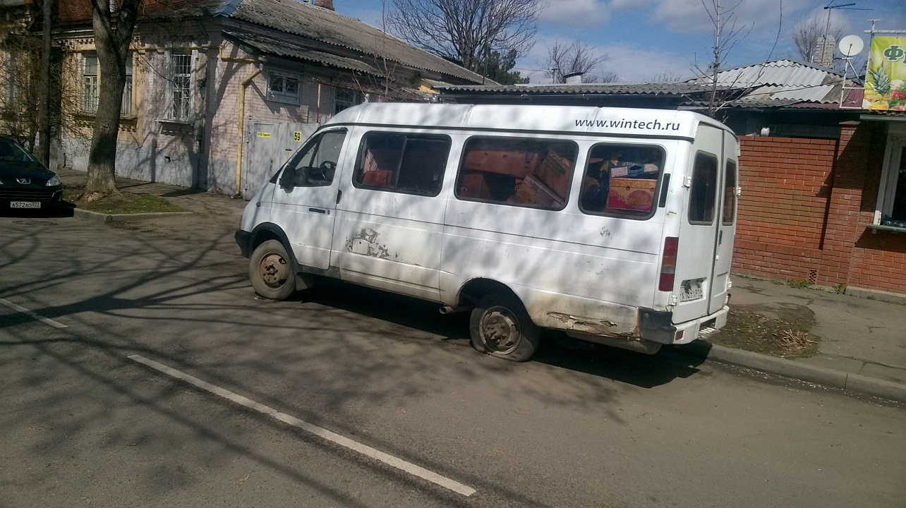 В Западном округе продолжается мониторинг по выявлению и уборки брошенных транспортных средств