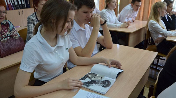 День космонавтики отметили в школах Краснодара открытым уроком.