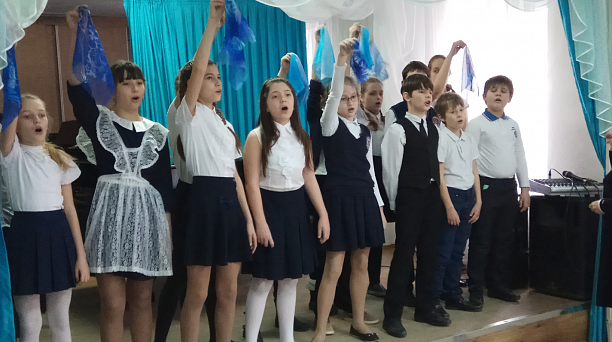 Учащиеся музыкального отделения детской школы искусств имени С. В. Рахманинова организовали концерт «Песни военных лет»