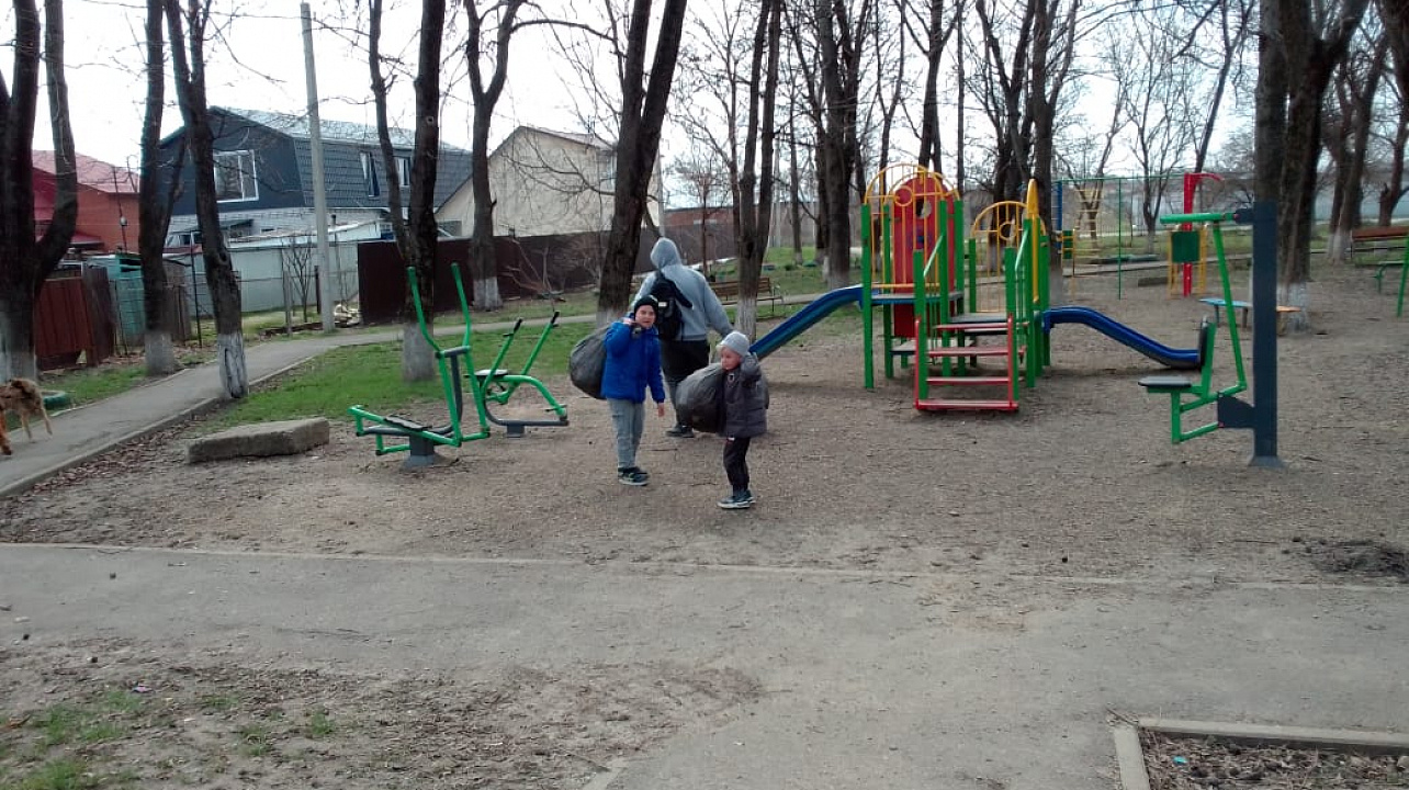 Субботники в Прикубанском округе продолжаются