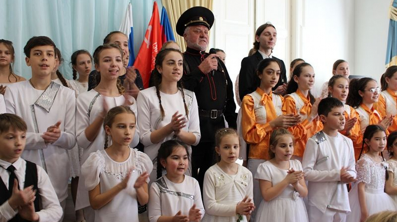 В Центральном округе продолжается торжественное вручение юбилейных медалей